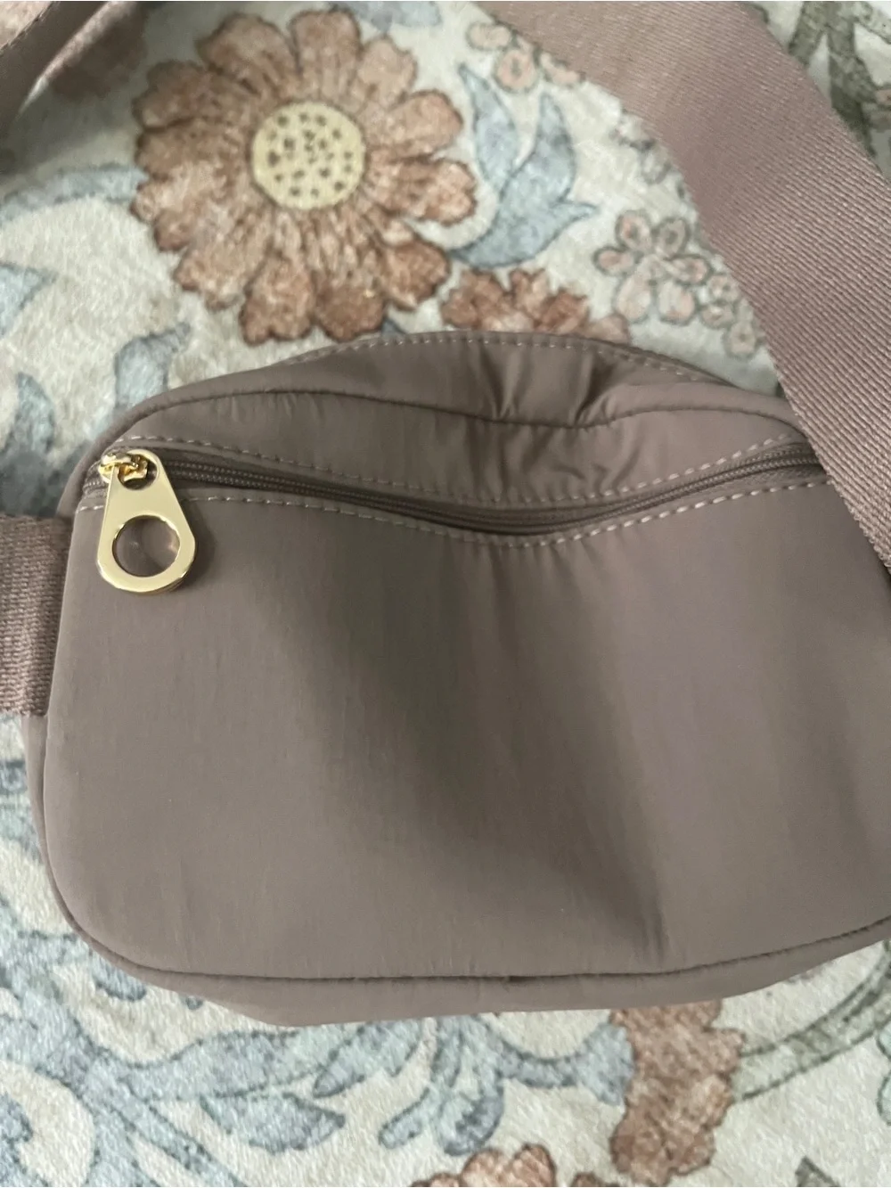 Universal Thread compact mauve